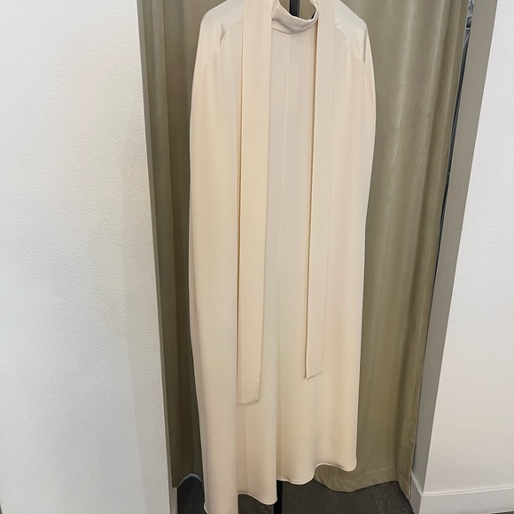 NWT CIARA JUAN CARLOS OBANDO Avalon Crepe Floor Length Cape - Picture 8 of 11